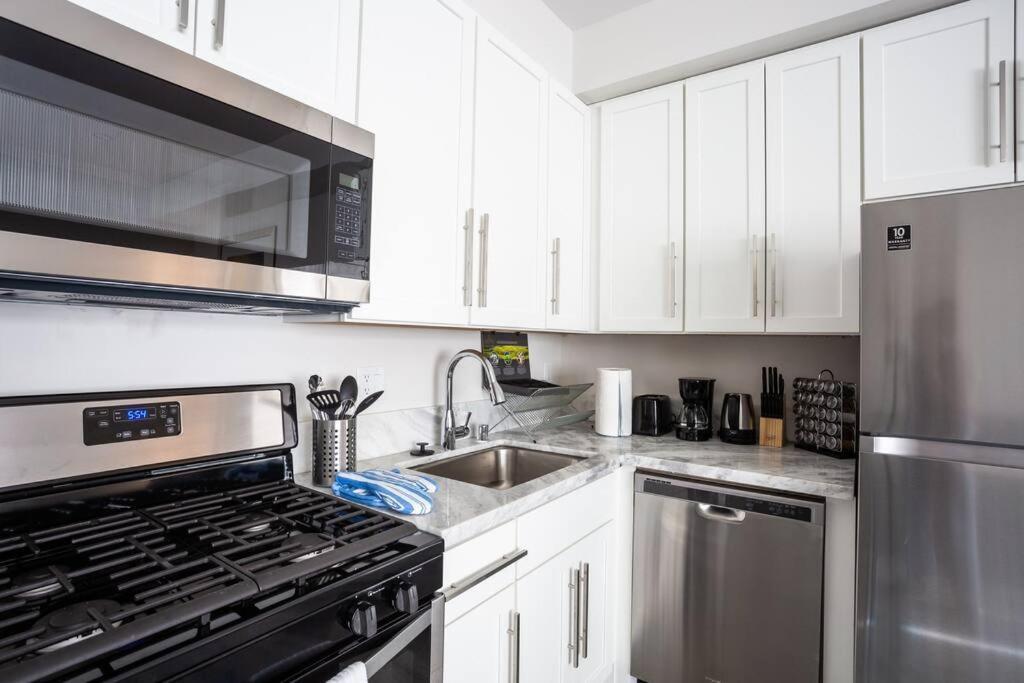 Luxurious Furnished Studio W Full Kitchen In Sd San Diego Exterior photo